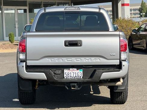 Certified 2021 Toyota Tacoma TRD Off-Road w/ Technology Package AWD/4WD image 8