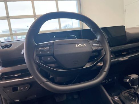Used 2025 Kia K4 EX image 14