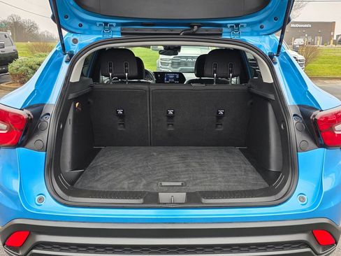 Used 2025 Chevrolet Trax LS image 32