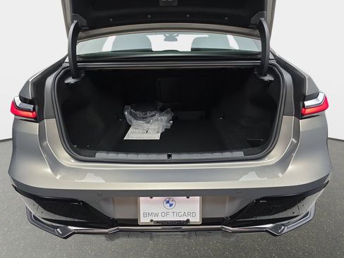New 2026 BMW 740i xDrive w/ Executive Package image 12