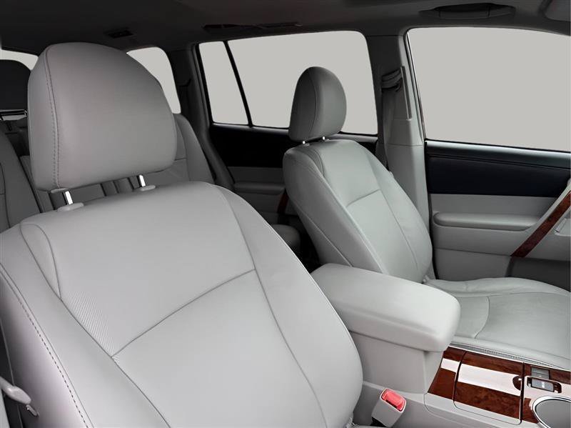 Used 2011 Toyota Highlander Limited w/ Tow Pkg FWD image 35