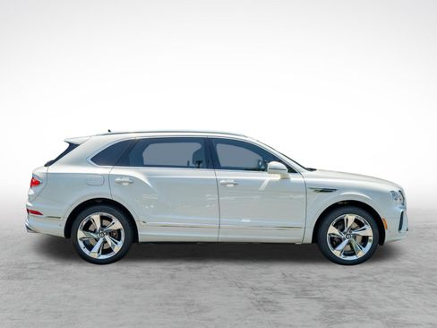 Used 2023 Bentley Bentayga Extended Wheelbase AWD/4WD image 9