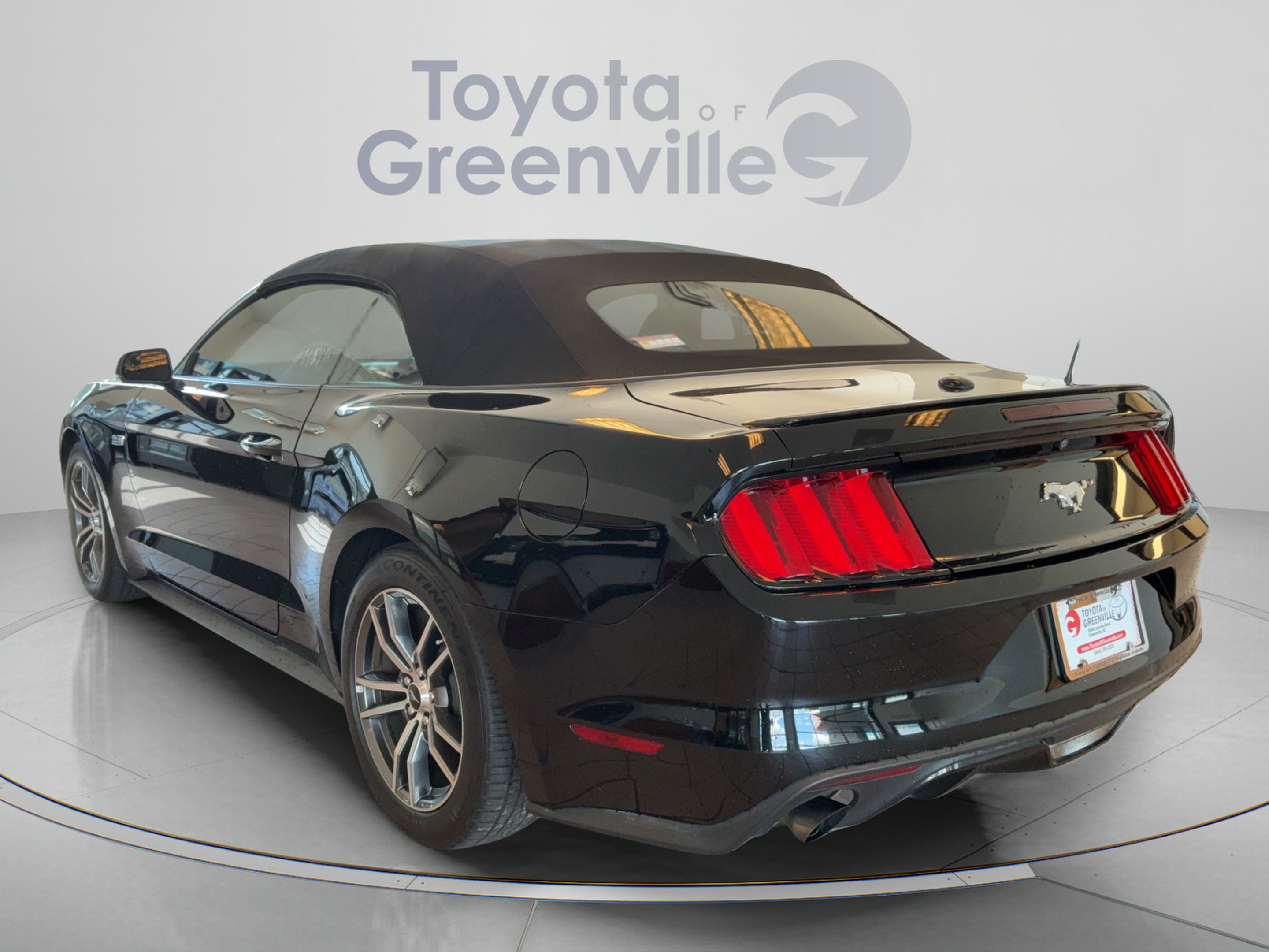 Used 2017 Ford Mustang Premium RWD image 4