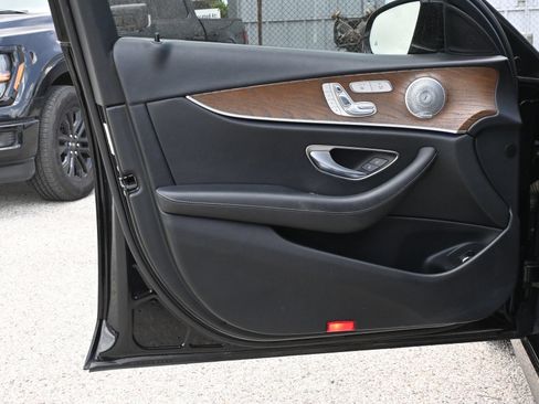 Used 2017 Mercedes-Benz E 300 image 17