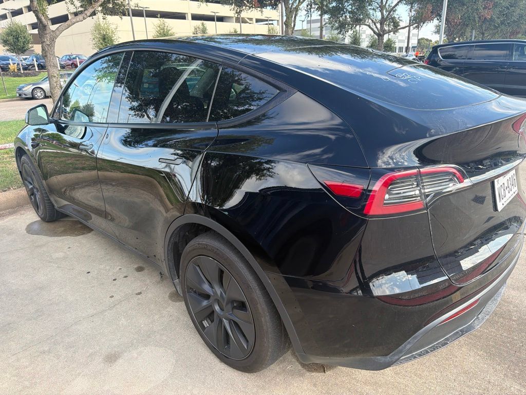 Used 2025 Tesla Model Y Long Range RWD image 4