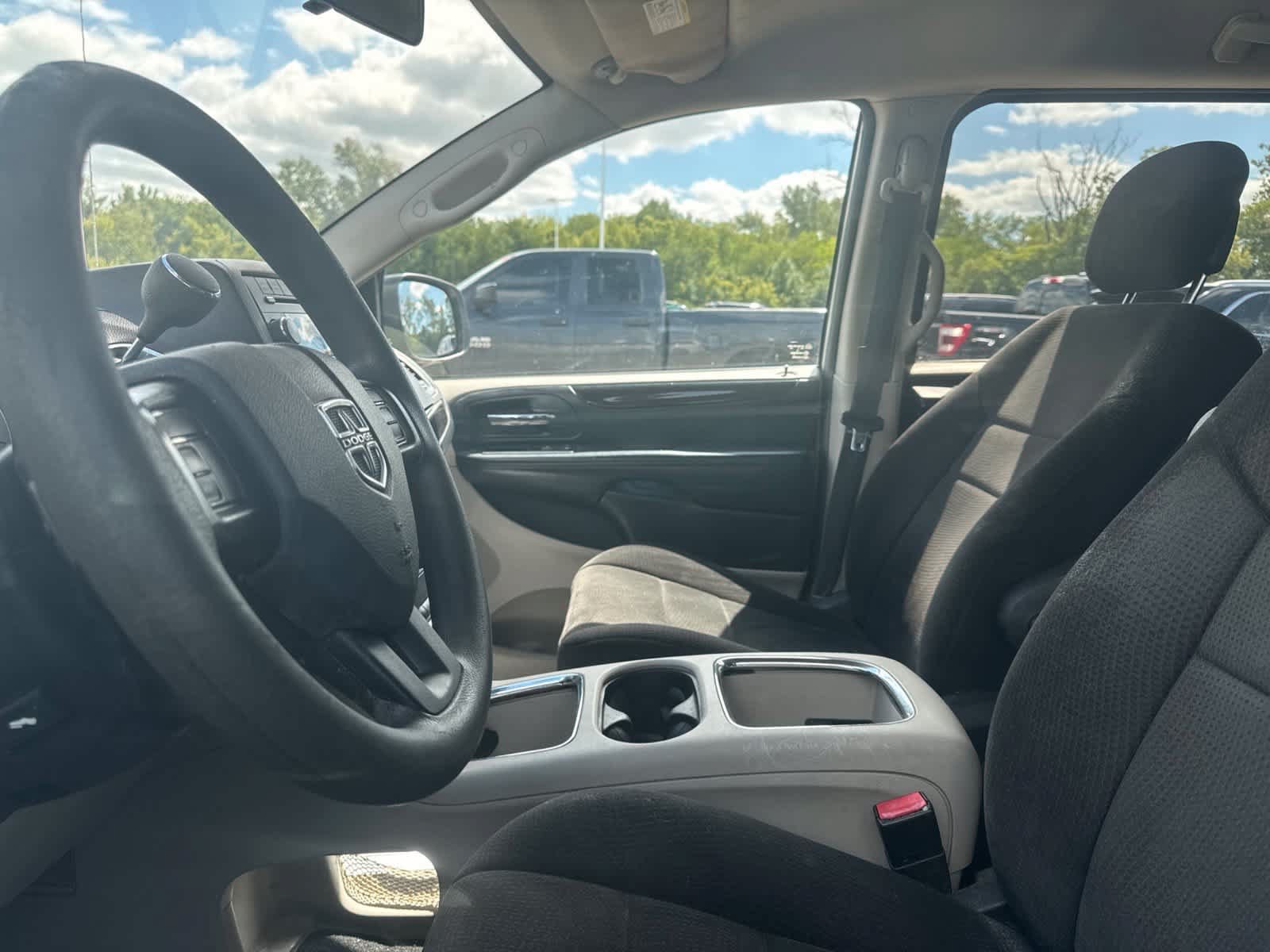 Used 2013 Dodge Grand Caravan SXT FWD image 31