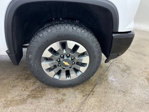 New 2026 Chevrolet Silverado 2500 Custom w/ Custom Value Package AWD/4WD image 15