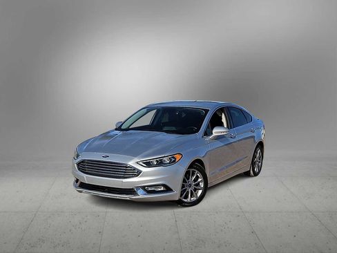 Used 2017 Ford Fusion SE w/ Fusion SE Technology Package image 1