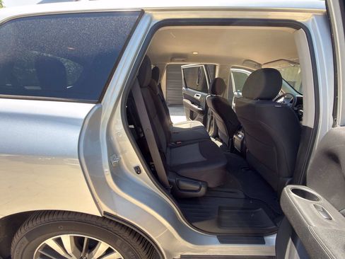 Used 2017 Nissan Pathfinder S AWD/4WD image 41