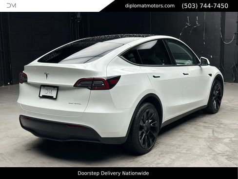 Used 2023 Tesla Model Y Long Range image 6