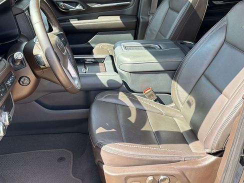 Used 2023 GMC Yukon XL Denali RWD image 5