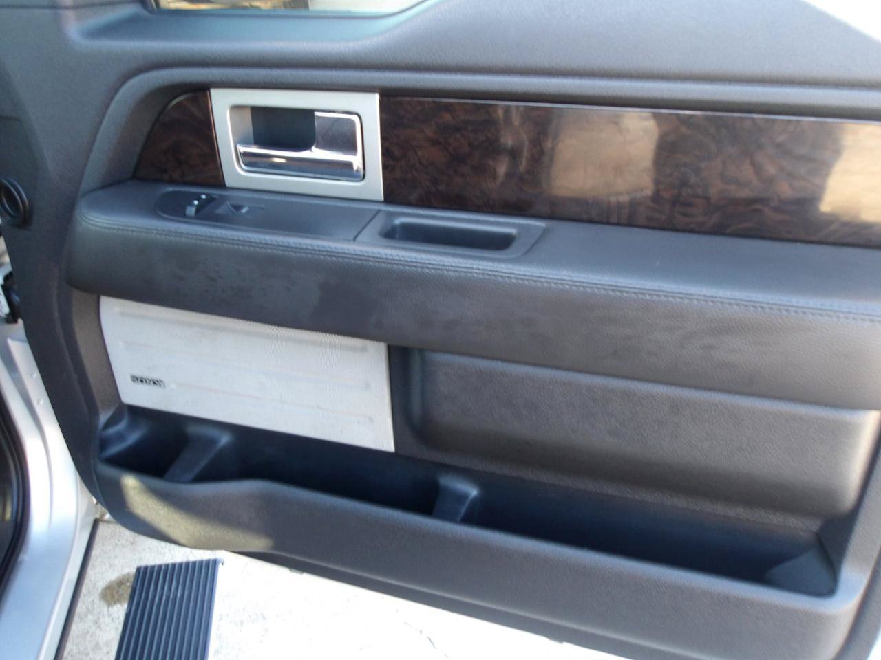 Used 2014 Ford F150 Platinum RWD image 9