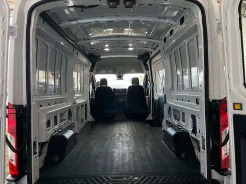 Used 2022 Ford Transit 150 Medium Roof image 19