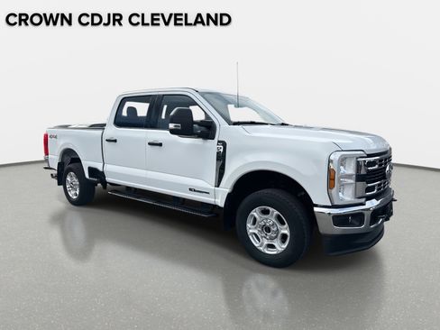 Used 2025 Ford F250 XLT image 2