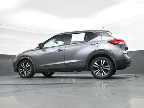 Used 2020 Nissan Kicks SV image 39