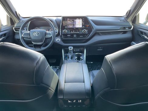 Used 2022 Toyota Highlander XSE image 10