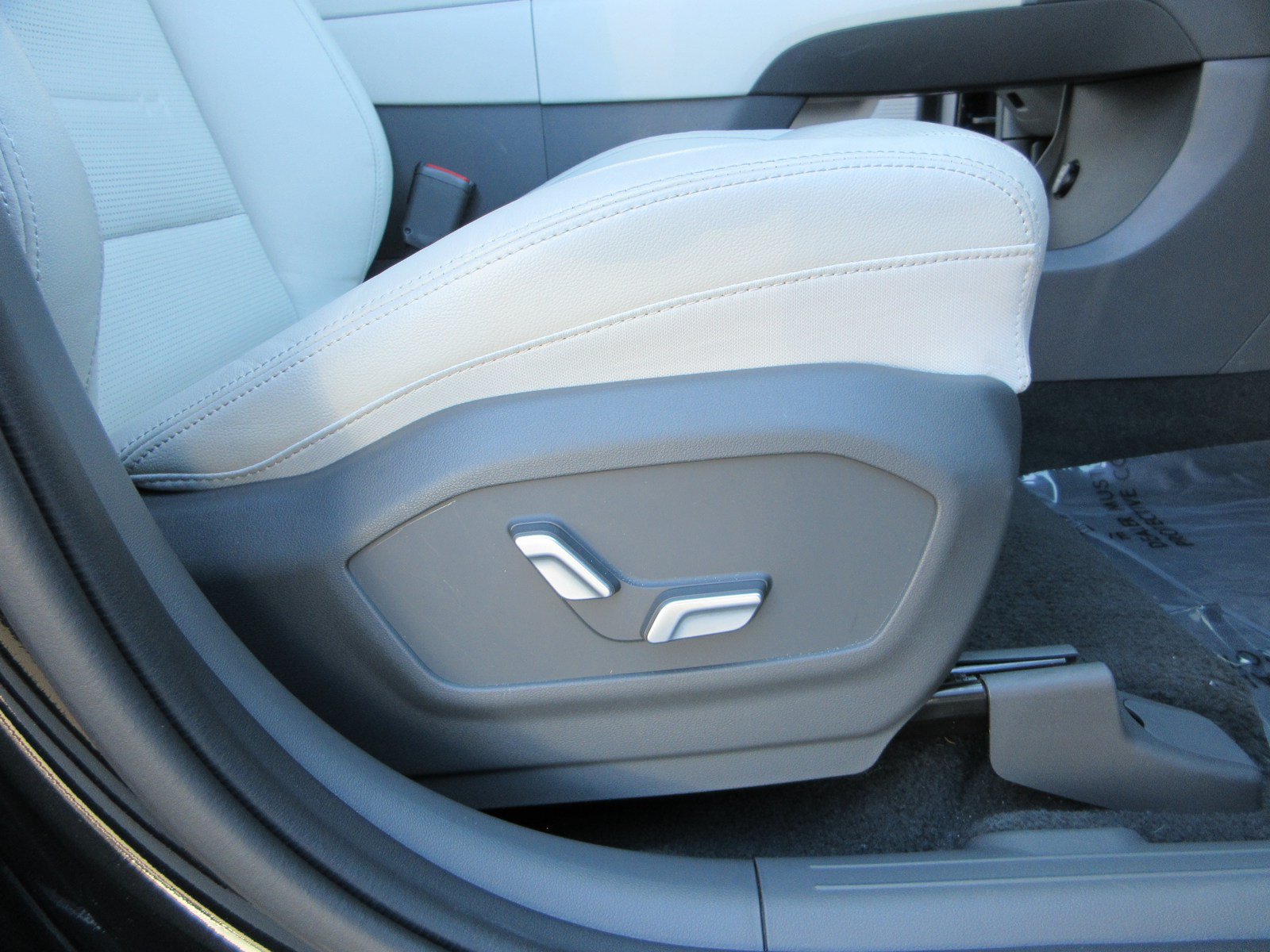 Used 2024 Hyundai Santa Fe Limited AWD/4WD image 32