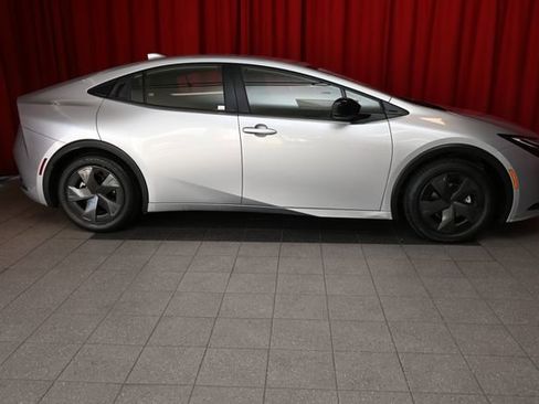 Certified 2024 Toyota Prius LE image 8