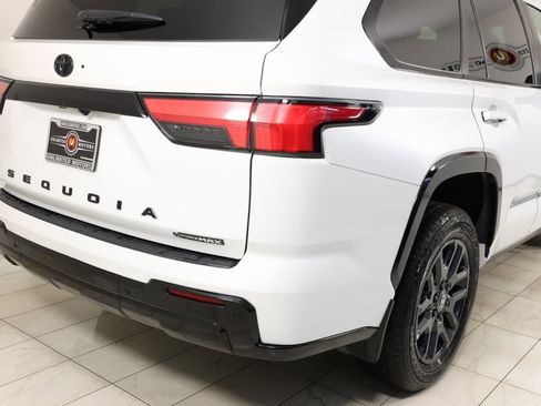 Used 2025 Toyota Sequoia Platinum image 46