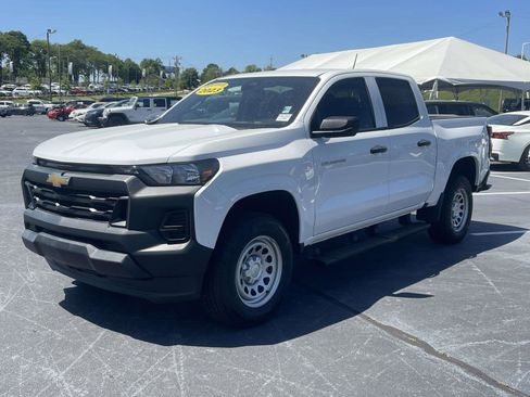 Used 2023 Chevrolet Colorado W/T RWD image 3