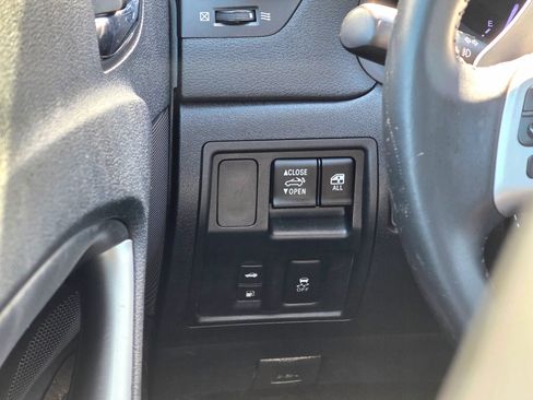 Used 2012 Lexus IS 250C RWD image 31