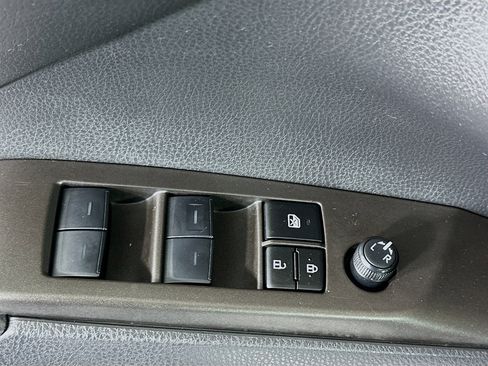 Used 2023 Toyota Camry SE w/ Cold Weather Package image 15