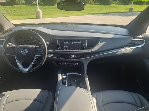 Used 2023 Buick Enclave Essence image 13