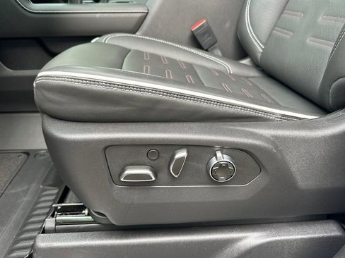 Used 2025 GMC Sierra 1500 AT4X image 14