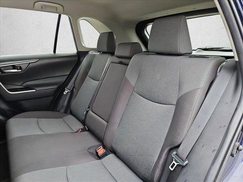 Used 2025 Toyota RAV4 XLE AWD/4WD image 19