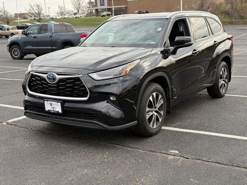 Used 2022 Toyota Highlander XLE image 11