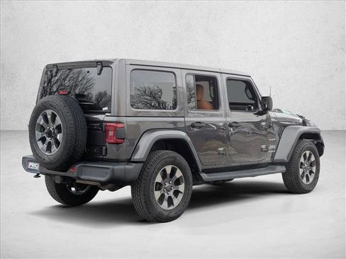 Used 2018 Jeep Wrangler Unlimited Sahara image 5