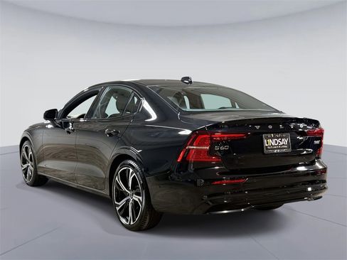 Used 2024 Volvo S60 B5 Ultimate w/ Climate Package image 12
