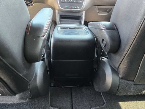 Used 2018 Dodge Grand Caravan GT FWD image 14