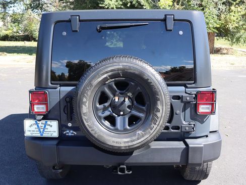 Used 2017 Jeep Wrangler Unlimited Sport w/ Max Tow Package AWD/4WD image 6