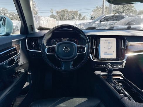Used 2018 Volvo S90 T5 Momentum w/ Convenience Package image 25