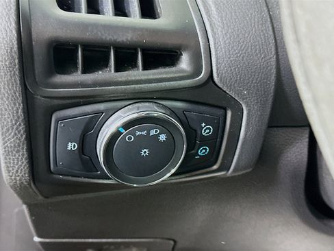 Used 2012 Ford Focus SE image 17