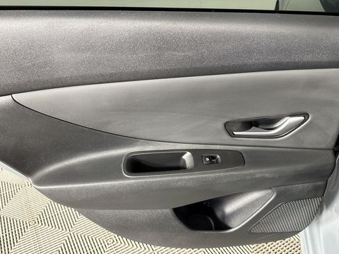 Used 2022 Hyundai Elantra SEL w/ Convenience + Premium Package FWD image 24