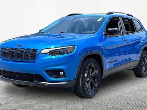 Used 2023 Jeep Cherokee Altitude Lux w/ Lux Elite Package AWD/4WD image 3