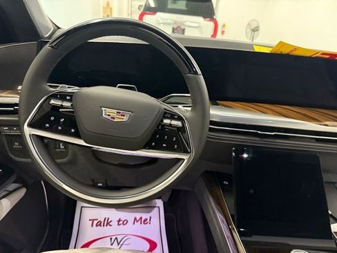 Used 2026 Cadillac Escalade Platinum Sport image 16