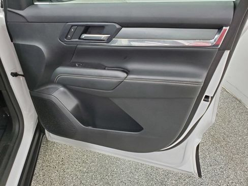 Used 2025 GMC Terrain Elevation AWD/4WD image 20