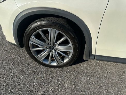 Used 2022 INFINITI QX50 Sensory image 11