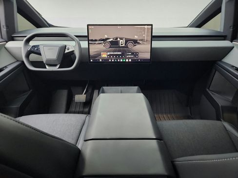 Used 2025 Tesla Cybertruck 2WD Crew Cab image 23