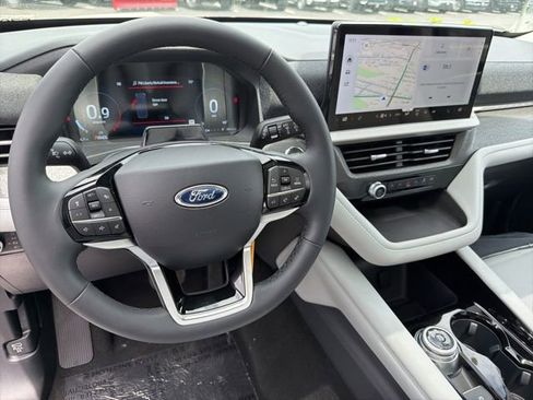 New 2026 Ford Explorer Platinum w/ LUX Leather Package AWD/4WD image 19
