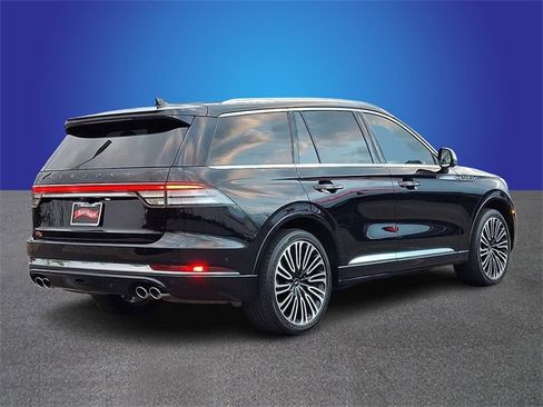 Used 2022 Lincoln Aviator Black Label w/ Class IV Trailer Tow Package image 4