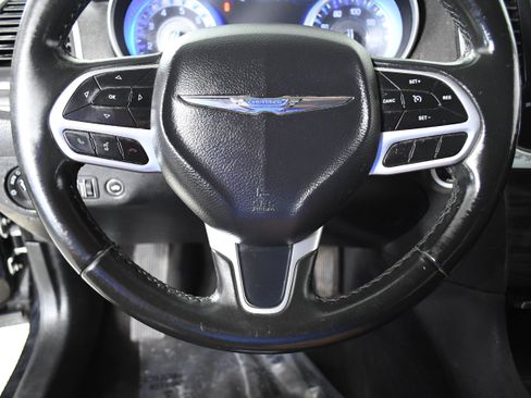 Used 2019 Chrysler 300 Touring L w/ Quick Order Package 22F RWD image 10