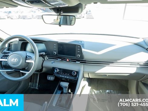 Used 2025 Hyundai Elantra Sport FWD image 27