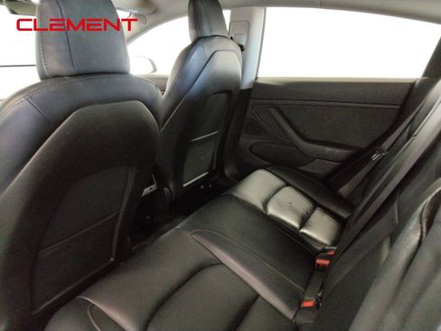 Used 2019 Tesla Model 3 Standard Range image 27