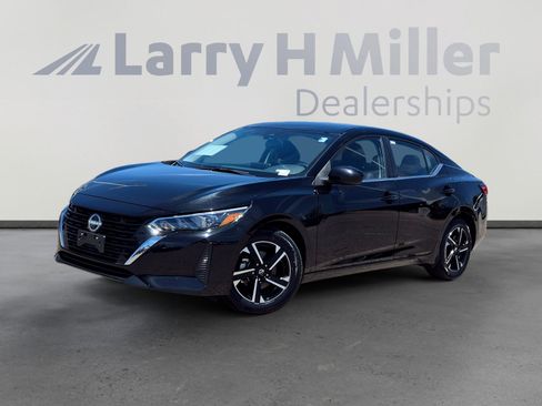 Used 2025 Nissan Sentra SV FWD image 1