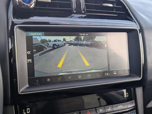 Used 2020 Jaguar F-PACE Premium image 28