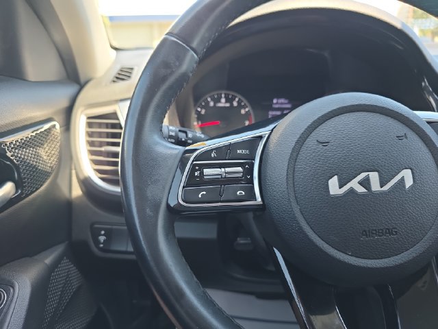 Used 2023 Kia Seltos S FWD image 19